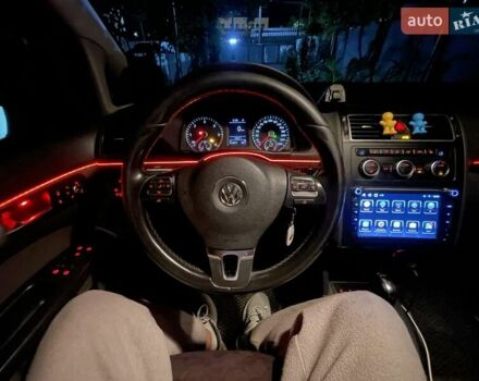 Черный Фольксваген Туран, объемом двигателя 1.6 л и пробегом 370 тыс. км за 10600 $, фото 5 на Automoto.ua