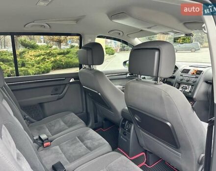 Черный Фольксваген Туран, объемом двигателя 2 л и пробегом 240 тыс. км за 11900 $, фото 17 на Automoto.ua