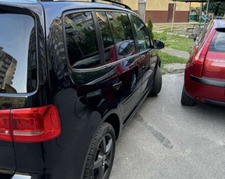 Черный Фольксваген Туран, объемом двигателя 1.4 л и пробегом 224 тыс. км за 9990 $, фото 2 на Automoto.ua