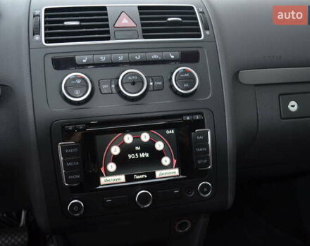 Черный Фольксваген Туран, объемом двигателя 2 л и пробегом 230 тыс. км за 14200 $, фото 32 на Automoto.ua