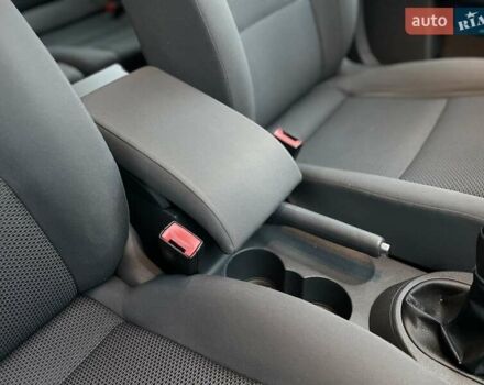 Чорний Фольксваген Туран, об'ємом двигуна 1.6 л та пробігом 231 тис. км за 11800 $, фото 53 на Automoto.ua