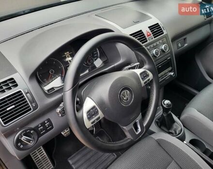 Черный Фольксваген Туран, объемом двигателя 1.6 л и пробегом 204 тыс. км за 11950 $, фото 50 на Automoto.ua