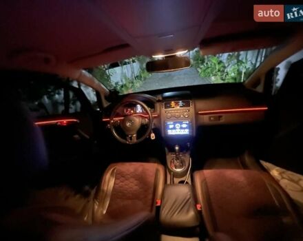 Черный Фольксваген Туран, объемом двигателя 1.6 л и пробегом 370 тыс. км за 10600 $, фото 1 на Automoto.ua