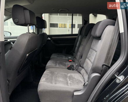 Черный Фольксваген Туран, объемом двигателя 1.4 л и пробегом 171 тыс. км за 10799 $, фото 12 на Automoto.ua