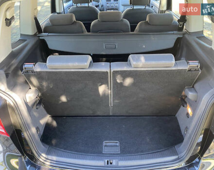 Черный Фольксваген Туран, объемом двигателя 1.97 л и пробегом 263 тыс. км за 10999 $, фото 29 на Automoto.ua