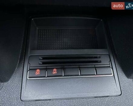 Чорний Фольксваген Туран, об'ємом двигуна 1.6 л та пробігом 231 тис. км за 11800 $, фото 20 на Automoto.ua