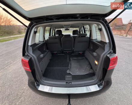 Черный Фольксваген Туран, объемом двигателя 1.6 л и пробегом 225 тыс. км за 8850 $, фото 13 на Automoto.ua