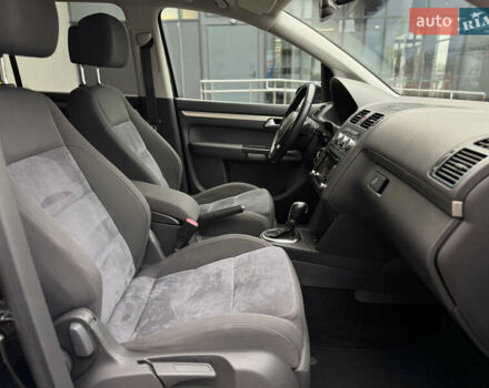 Черный Фольксваген Туран, объемом двигателя 1.4 л и пробегом 171 тыс. км за 10799 $, фото 18 на Automoto.ua