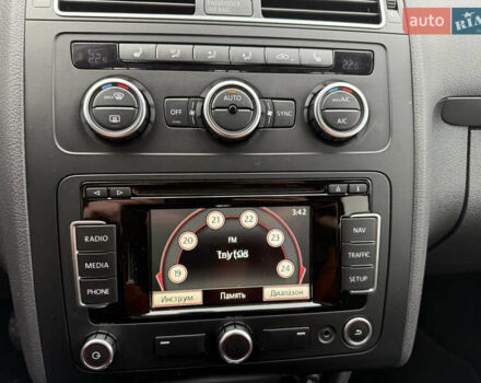 Черный Фольксваген Туран, объемом двигателя 1.6 л и пробегом 211 тыс. км за 11300 $, фото 59 на Automoto.ua