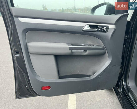 Чорний Фольксваген Туран, об'ємом двигуна 1.6 л та пробігом 201 тис. км за 12900 $, фото 21 на Automoto.ua