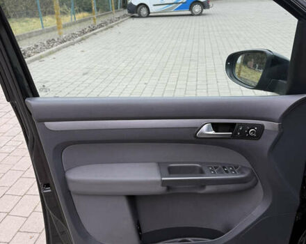 Черный Фольксваген Туран, объемом двигателя 1.6 л и пробегом 211 тыс. км за 11300 $, фото 62 на Automoto.ua