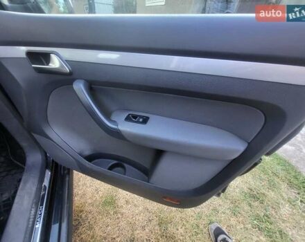 Чорний Фольксваген Туран, об'ємом двигуна 1.6 л та пробігом 195 тис. км за 10300 $, фото 13 на Automoto.ua