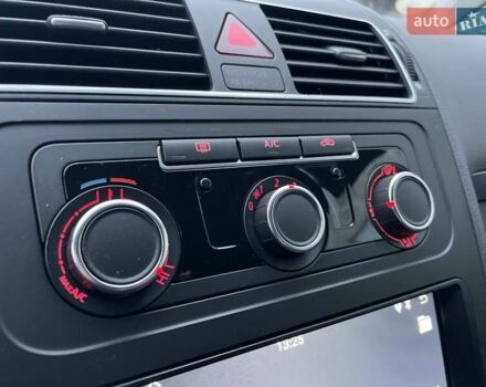 Чорний Фольксваген Туран, об'ємом двигуна 1.6 л та пробігом 231 тис. км за 11800 $, фото 18 на Automoto.ua