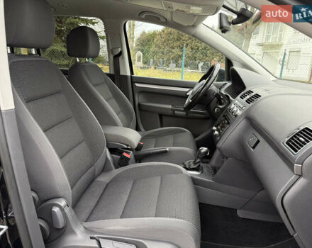 Черный Фольксваген Туран, объемом двигателя 1.6 л и пробегом 211 тыс. км за 11300 $, фото 65 на Automoto.ua