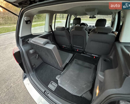 Черный Фольксваген Туран, объемом двигателя 1.6 л и пробегом 225 тыс. км за 8850 $, фото 11 на Automoto.ua