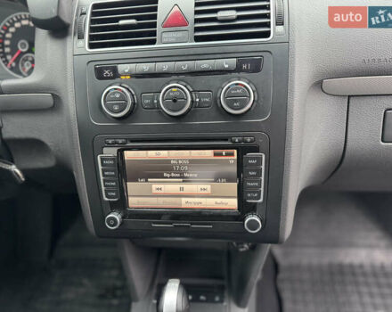 Чорний Фольксваген Туран, об'ємом двигуна 1.97 л та пробігом 243 тис. км за 12550 $, фото 29 на Automoto.ua