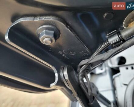 Черный Фольксваген Туран, объемом двигателя 1.6 л и пробегом 204 тыс. км за 11950 $, фото 97 на Automoto.ua