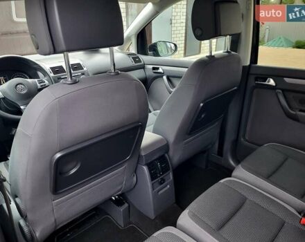 Черный Фольксваген Туран, объемом двигателя 1.6 л и пробегом 204 тыс. км за 11950 $, фото 65 на Automoto.ua