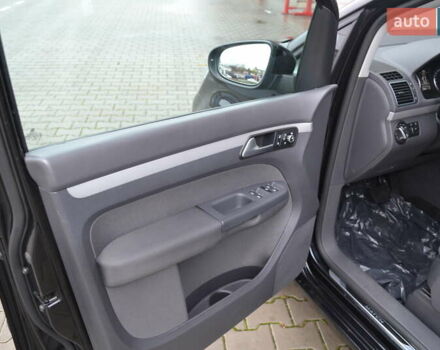 Черный Фольксваген Туран, объемом двигателя 2 л и пробегом 230 тыс. км за 14200 $, фото 12 на Automoto.ua