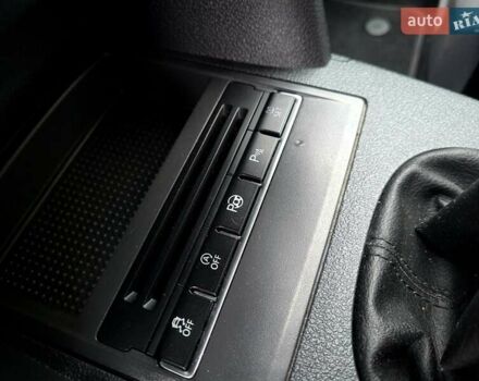 Черный Фольксваген Туран, объемом двигателя 1.6 л и пробегом 204 тыс. км за 11950 $, фото 60 на Automoto.ua