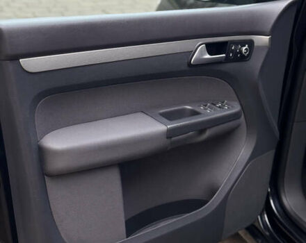 Черный Фольксваген Туран, объемом двигателя 1.4 л и пробегом 171 тыс. км за 10799 $, фото 3 на Automoto.ua