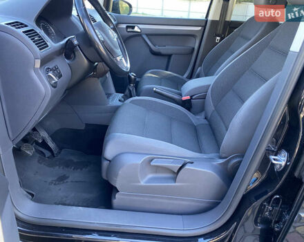 Черный Фольксваген Туран, объемом двигателя 1.97 л и пробегом 263 тыс. км за 10999 $, фото 20 на Automoto.ua