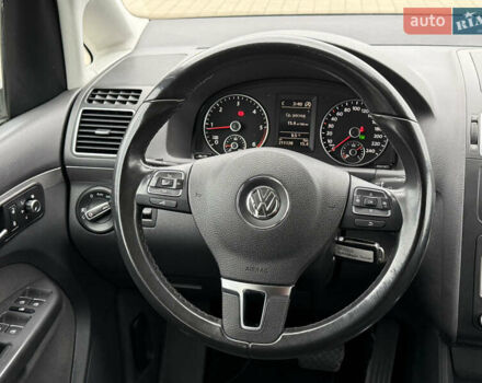 Черный Фольксваген Туран, объемом двигателя 1.6 л и пробегом 211 тыс. км за 11300 $, фото 46 на Automoto.ua