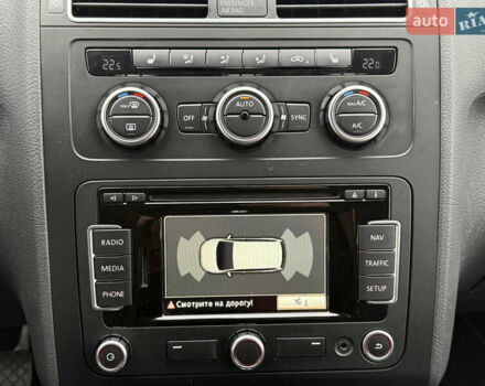 Черный Фольксваген Туран, объемом двигателя 1.6 л и пробегом 211 тыс. км за 11300 $, фото 53 на Automoto.ua