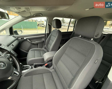 Черный Фольксваген Туран, объемом двигателя 1.6 л и пробегом 211 тыс. км за 11300 $, фото 55 на Automoto.ua