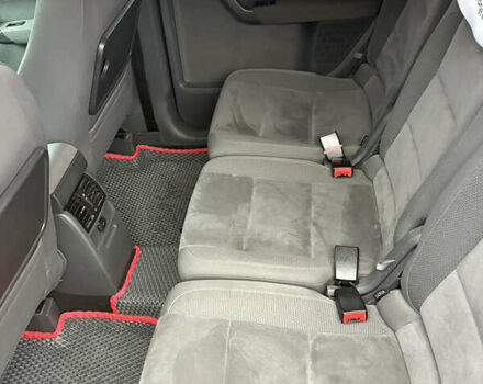 Черный Фольксваген Туран, объемом двигателя 2 л и пробегом 265 тыс. км за 11400 $, фото 6 на Automoto.ua