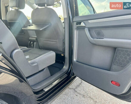 Черный Фольксваген Туран, объемом двигателя 1.6 л и пробегом 223 тыс. км за 11700 $, фото 20 на Automoto.ua