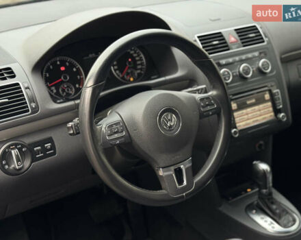 Черный Фольксваген Туран, объемом двигателя 1.4 л и пробегом 171 тыс. км за 10799 $, фото 7 на Automoto.ua
