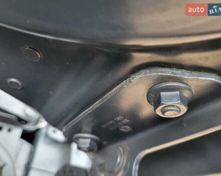 Черный Фольксваген Туран, объемом двигателя 1.6 л и пробегом 204 тыс. км за 11950 $, фото 99 на Automoto.ua