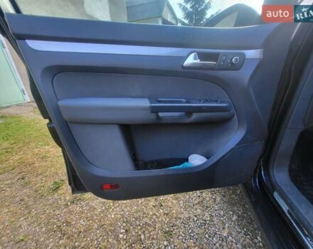 Чорний Фольксваген Туран, об'ємом двигуна 1.6 л та пробігом 195 тис. км за 10300 $, фото 16 на Automoto.ua