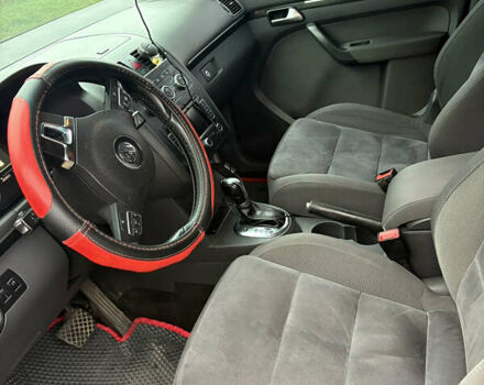 Черный Фольксваген Туран, объемом двигателя 2 л и пробегом 265 тыс. км за 11400 $, фото 5 на Automoto.ua