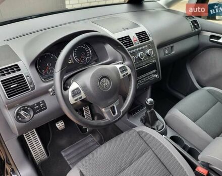 Черный Фольксваген Туран, объемом двигателя 1.6 л и пробегом 204 тыс. км за 11950 $, фото 49 на Automoto.ua