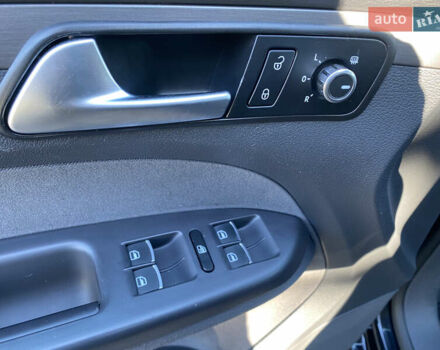 Черный Фольксваген Туран, объемом двигателя 1.97 л и пробегом 263 тыс. км за 10999 $, фото 26 на Automoto.ua