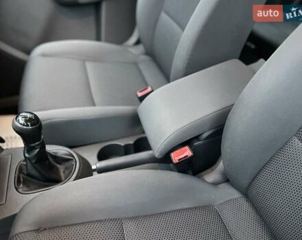 Чорний Фольксваген Туран, об'ємом двигуна 1.6 л та пробігом 231 тис. км за 11800 $, фото 22 на Automoto.ua