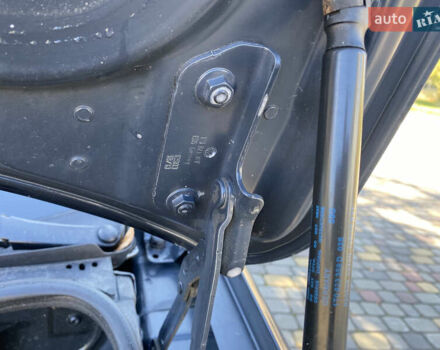 Черный Фольксваген Туран, объемом двигателя 1.97 л и пробегом 263 тыс. км за 10999 $, фото 33 на Automoto.ua