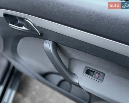 Чорний Фольксваген Туран, об'ємом двигуна 1.6 л та пробігом 231 тис. км за 11800 $, фото 47 на Automoto.ua