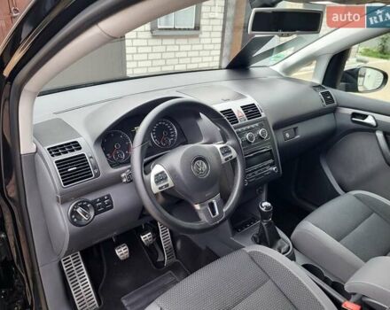 Черный Фольксваген Туран, объемом двигателя 1.6 л и пробегом 204 тыс. км за 11950 $, фото 48 на Automoto.ua