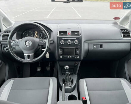 Чорний Фольксваген Туран, об'ємом двигуна 1.6 л та пробігом 201 тис. км за 12900 $, фото 24 на Automoto.ua