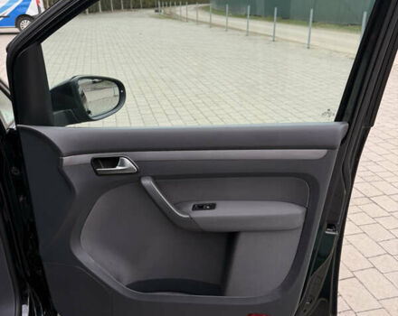 Черный Фольксваген Туран, объемом двигателя 1.6 л и пробегом 211 тыс. км за 11300 $, фото 66 на Automoto.ua