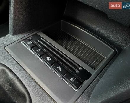 Черный Фольксваген Туран, объемом двигателя 1.6 л и пробегом 204 тыс. км за 11950 $, фото 74 на Automoto.ua