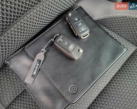 Черный Фольксваген Туран, объемом двигателя 1.6 л и пробегом 204 тыс. км за 11950 $, фото 102 на Automoto.ua