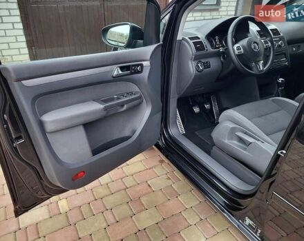 Черный Фольксваген Туран, объемом двигателя 1.6 л и пробегом 204 тыс. км за 11950 $, фото 46 на Automoto.ua