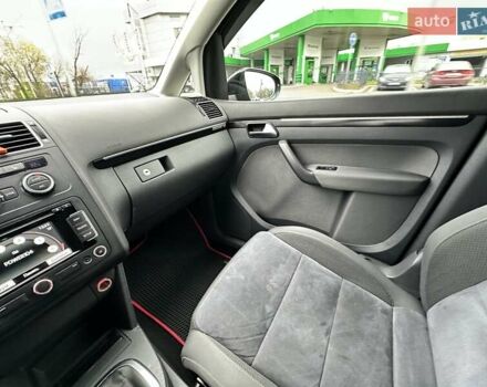 Черный Фольксваген Туран, объемом двигателя 2 л и пробегом 240 тыс. км за 11900 $, фото 30 на Automoto.ua