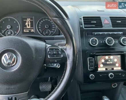 Черный Фольксваген Туран, объемом двигателя 1.6 л и пробегом 231 тыс. км за 11750 $, фото 11 на Automoto.ua