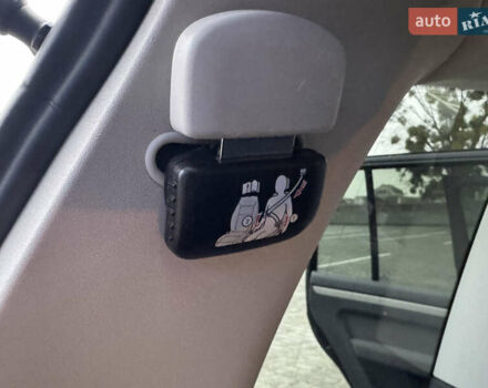 Черный Фольксваген Туран, объемом двигателя 2 л и пробегом 196 тыс. км за 14599 $, фото 40 на Automoto.ua