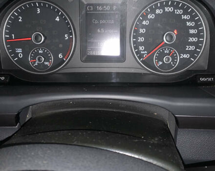 Черный Фольксваген Туран, объемом двигателя 1.97 л и пробегом 281 тыс. км за 13500 $, фото 4 на Automoto.ua